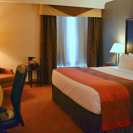 Hamilton Plaza Hotel And Conference Centre Luaran gambar