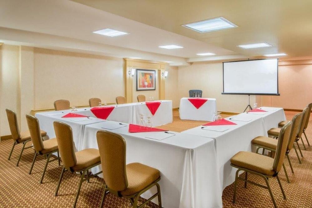 Hamilton Plaza Hotel And Conference Centre Luaran gambar
